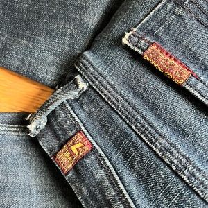 Low rise 7 for All Mankind. Size 32. Like new.
